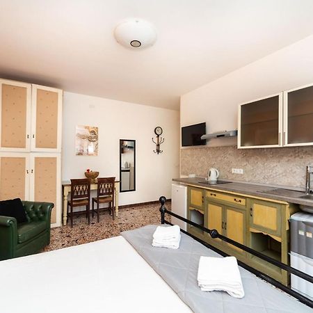 Monti Guesthouse Местре Екстер'єр фото